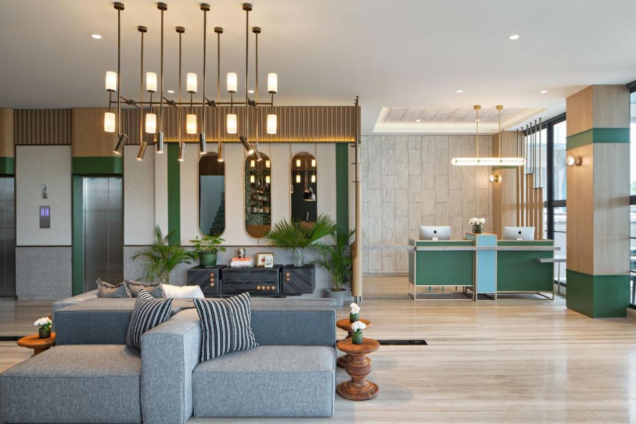 Maxonehotels At Kota Harapan Indah-Bekasi Exteriör bild