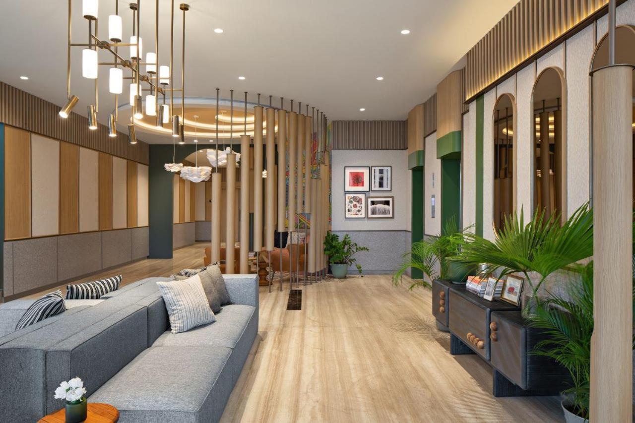 Maxonehotels At Kota Harapan Indah-Bekasi Exteriör bild