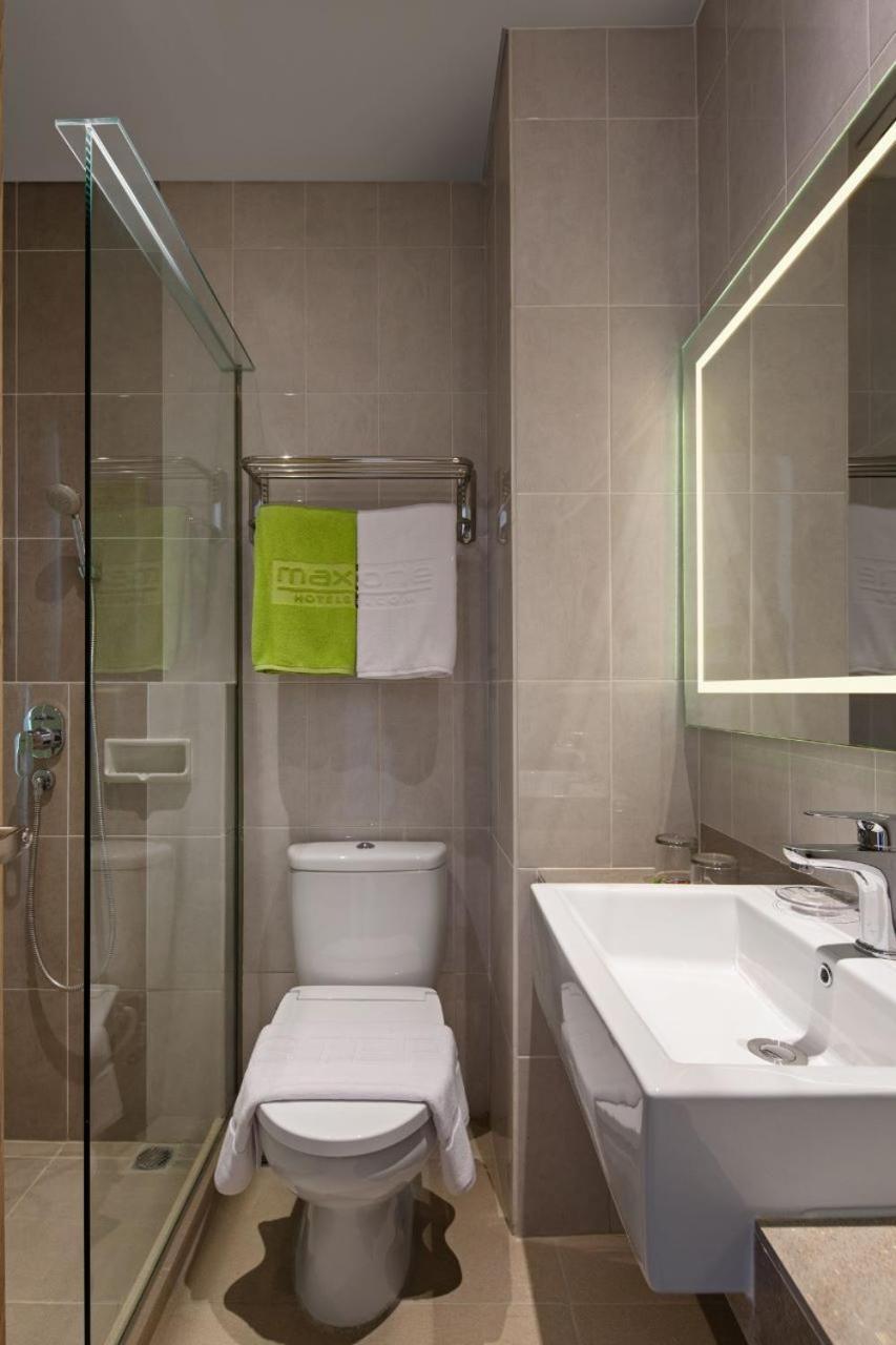 Maxonehotels At Kota Harapan Indah-Bekasi Exteriör bild